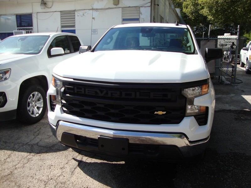Chevrolet Silverado 1500 Vehicle Full-screen Gallery Image 02