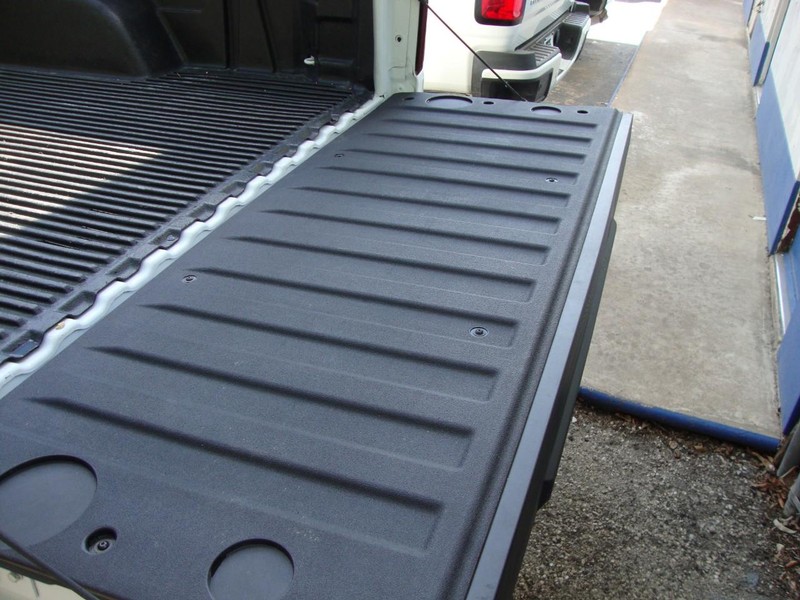 Chevrolet Silverado 1500 Vehicle Full-screen Gallery Image 05