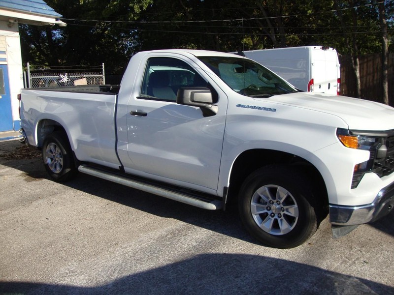 Chevrolet Silverado 1500 Vehicle Full-screen Gallery Image 01