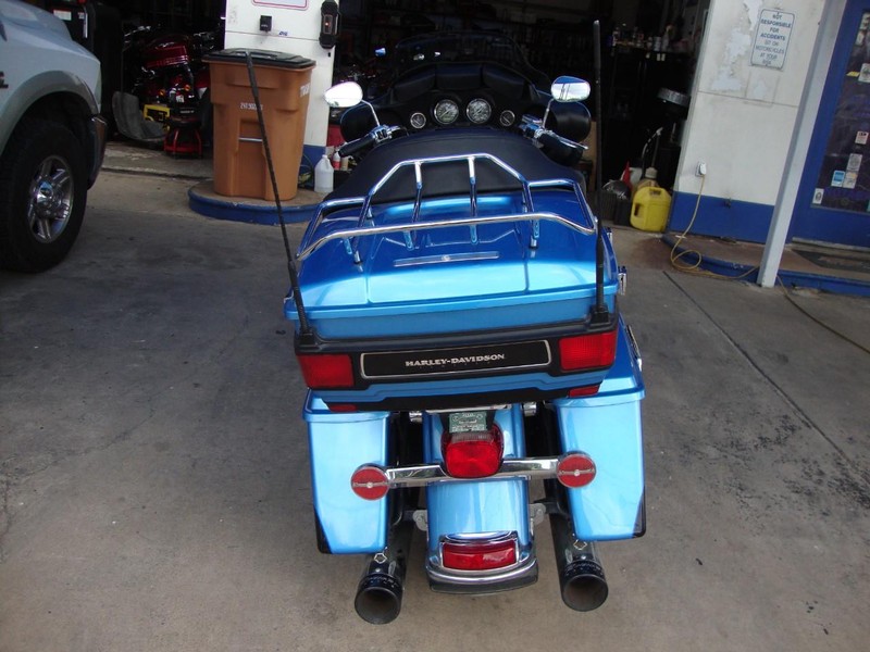 Harley-Davidson ULTRA CLASSIC LIMITED Vehicle Full-screen Gallery Image 03