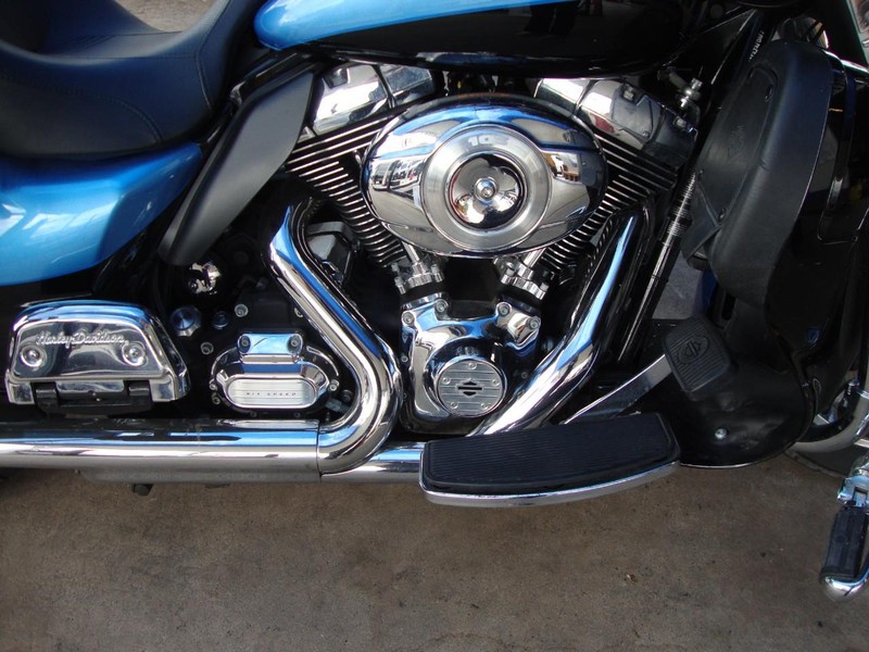 Harley-Davidson ULTRA CLASSIC LIMITED Vehicle Full-screen Gallery Image 06