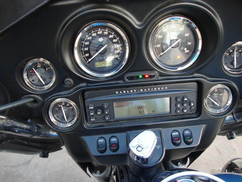 Harley-Davidson ULTRA CLASSIC LIMITED Vehicle Full-screen Gallery Image 07