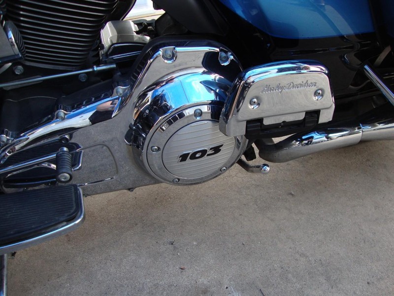 Harley-Davidson ULTRA CLASSIC LIMITED Vehicle Full-screen Gallery Image 12