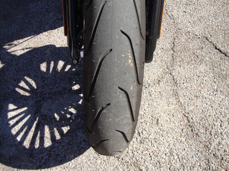 Harley-Davidson BREAKOUT Vehicle Full-screen Gallery Image 09