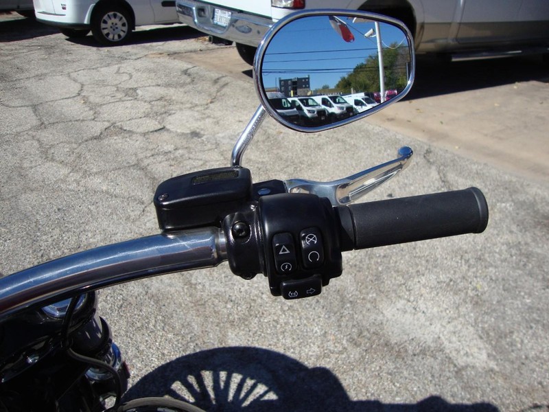 Harley-Davidson BREAKOUT Vehicle Full-screen Gallery Image 14