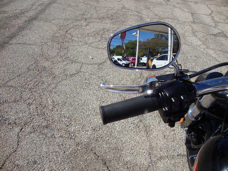 Harley-Davidson BREAKOUT Vehicle Full-screen Gallery Image 15