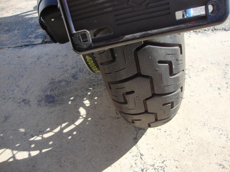 Harley-Davidson FXST STANDARD Vehicle Full-screen Gallery Image 06