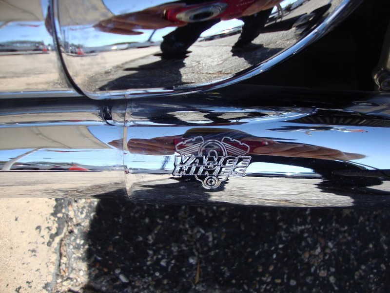 Harley-Davidson FXST STANDARD Vehicle Full-screen Gallery Image 07