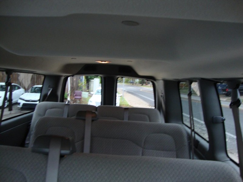 Chevrolet Express Passenger Vehicle Full-screen Gallery Image 08