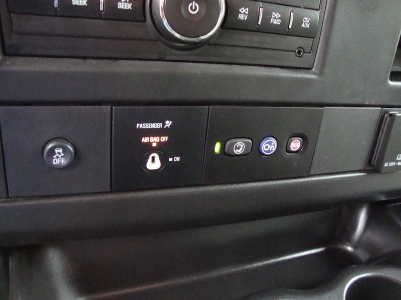 Chevrolet Express Passenger Vehicle Full-screen Gallery Image 11