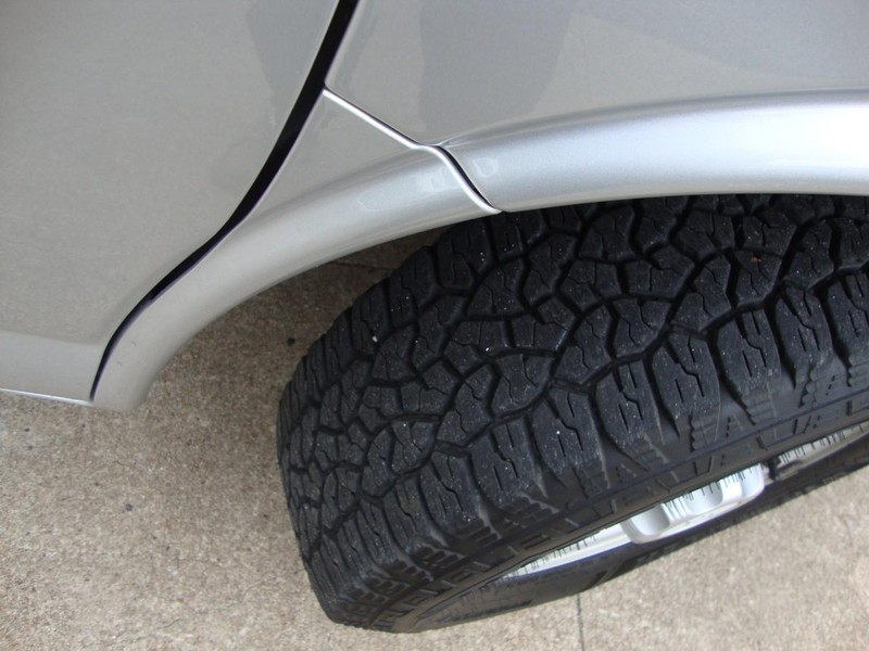 Chevrolet Express Passenger Vehicle Full-screen Gallery Image 18