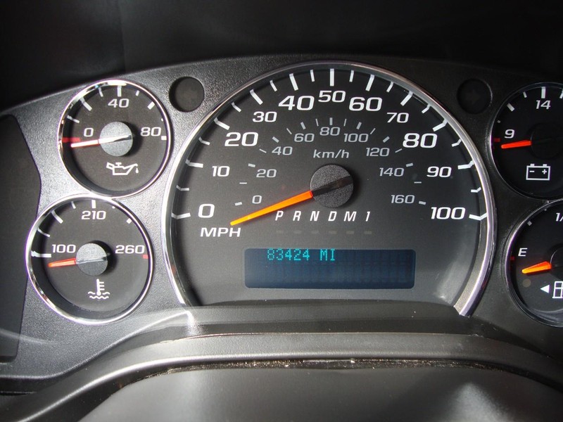 Chevrolet Express Passenger Vehicle Full-screen Gallery Image 10