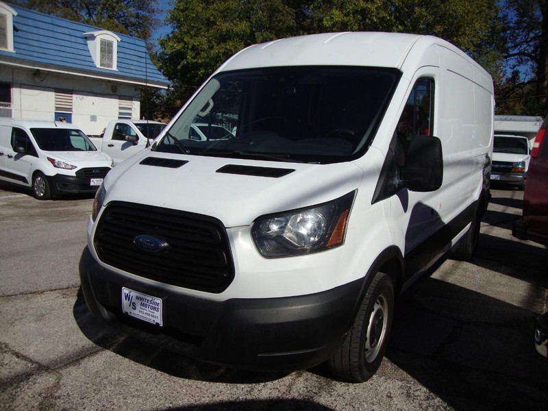 Ford Transit Van Vehicle Full-screen Gallery Image 02