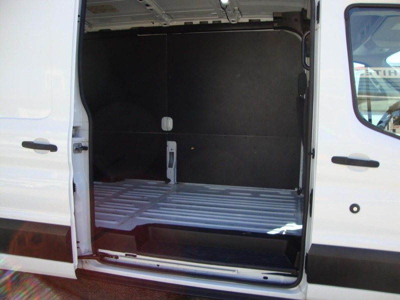 Ford Transit Van Vehicle Full-screen Gallery Image 07