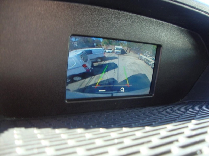 Ford Transit Van Vehicle Full-screen Gallery Image 13