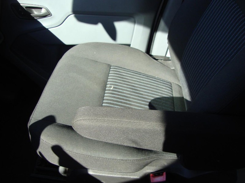 Ford Transit Van Vehicle Full-screen Gallery Image 14