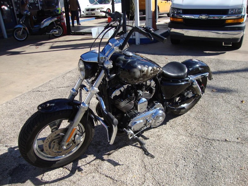 Harley-Davidson SPORTSTER 1200 Vehicle Full-screen Gallery Image 01