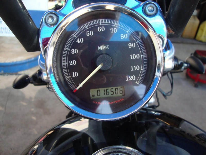 Harley-Davidson SPORTSTER 1200 Vehicle Full-screen Gallery Image 09