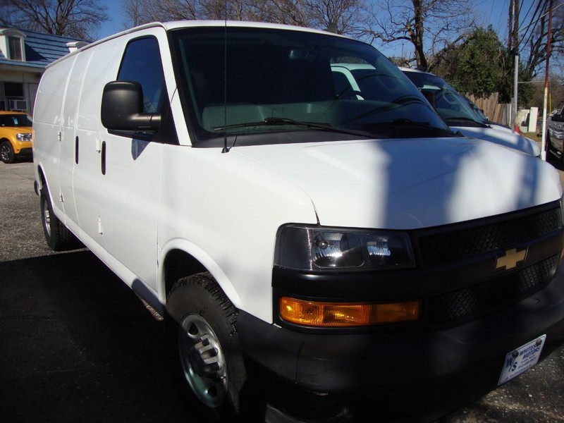 Chevrolet Express 2500 Vehicle Full-screen Gallery Image 02