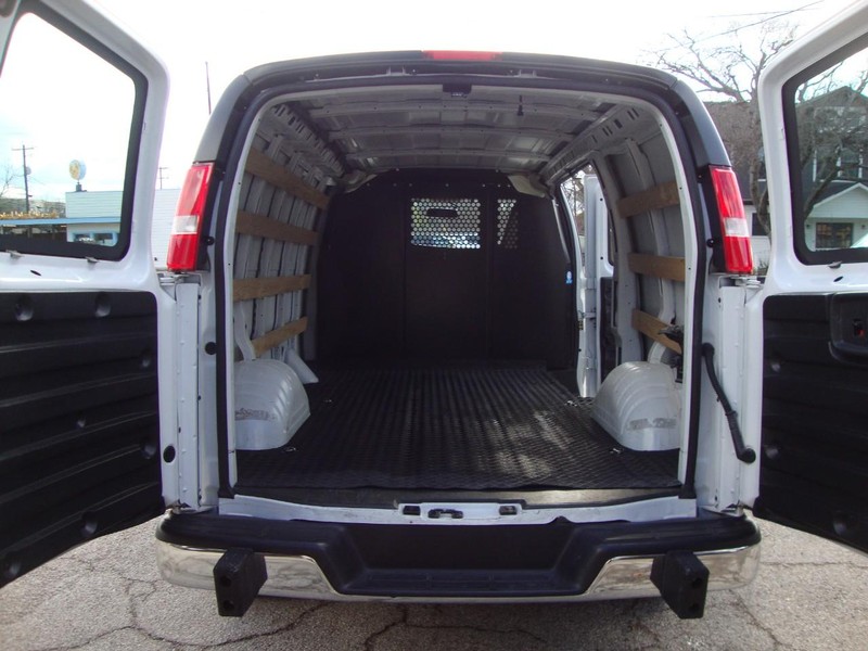 Chevrolet Express Cargo Van Vehicle Full-screen Gallery Image 07