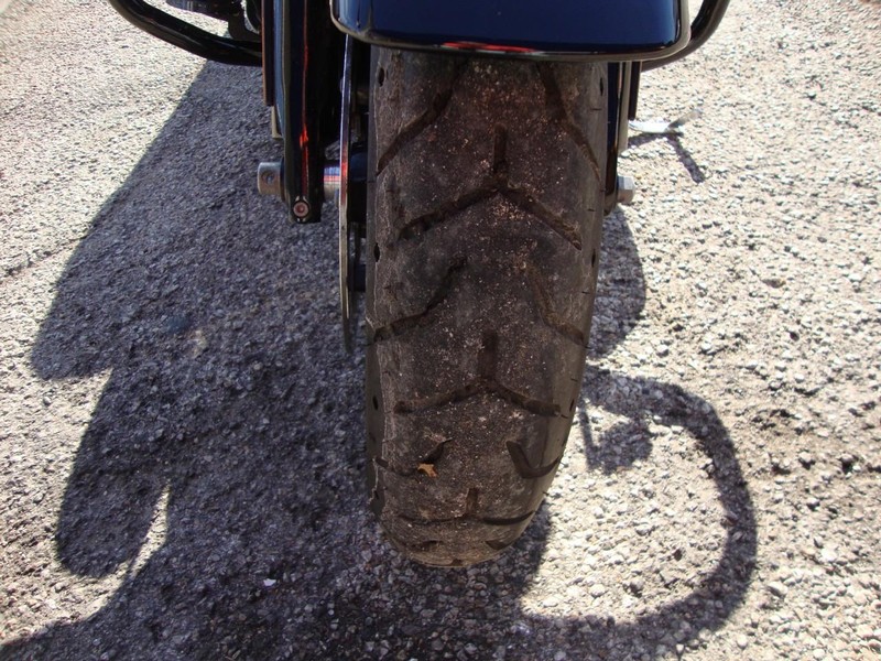 Harley-Davidson STREETGLIDE Vehicle Full-screen Gallery Image 03