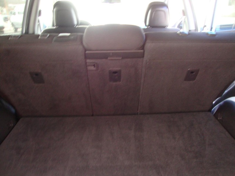 Kia Sorento Vehicle Full-screen Gallery Image 09