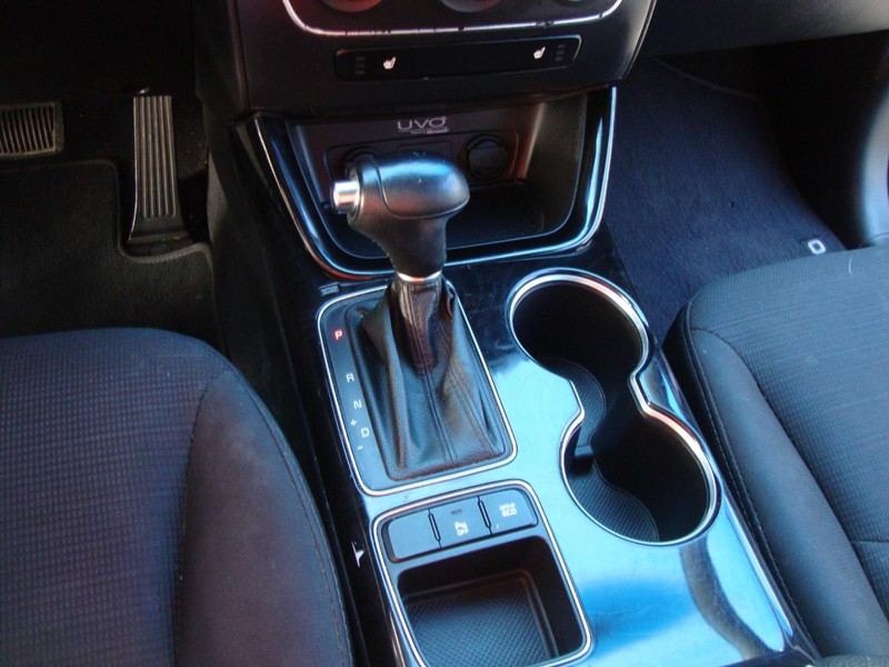 Kia Sorento Vehicle Full-screen Gallery Image 17