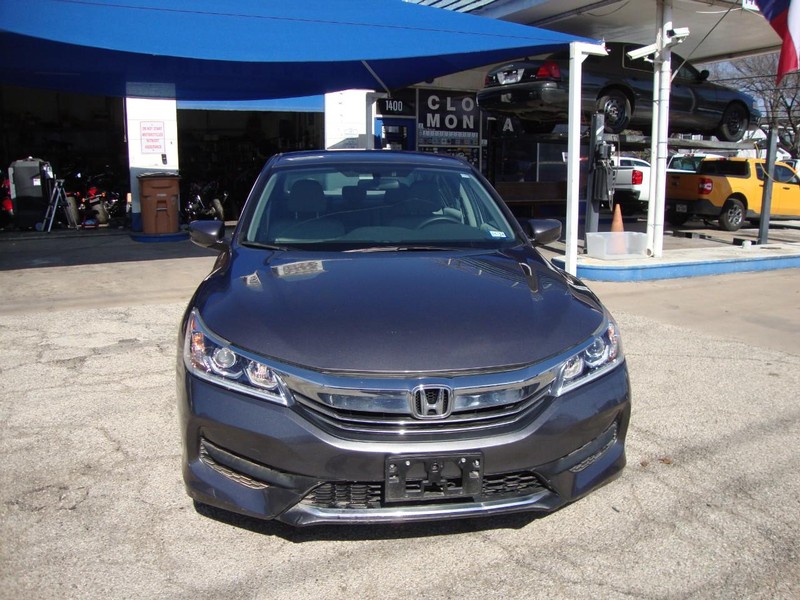 Honda Accord Sedan Vehicle Full-screen Gallery Image 02