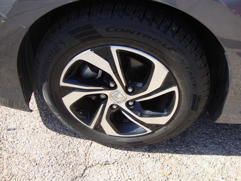 Honda Accord Sedan Vehicle Full-screen Gallery Image 06