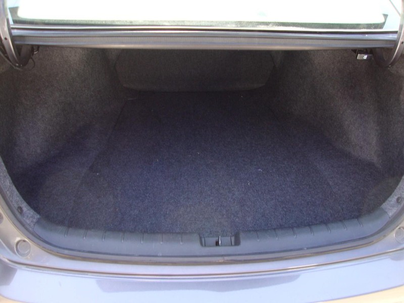 Honda Accord Sedan Vehicle Full-screen Gallery Image 12