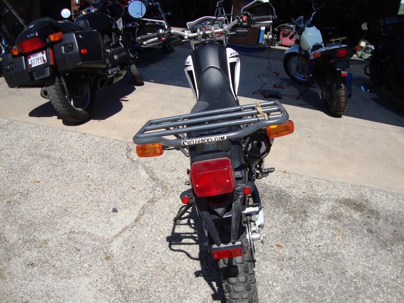 Yamaha XT250 Vehicle Full-screen Gallery Image 06