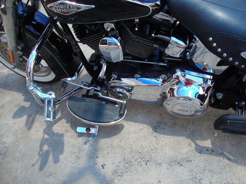 Harley-Davidson HERITAGE SOFTTAIL Vehicle Full-screen Gallery Image 12