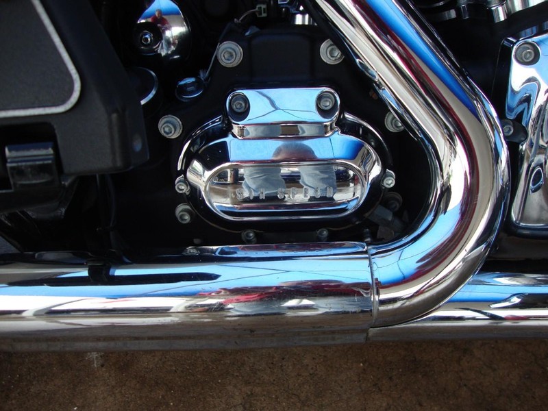 Harley-Davidson ROADKING Vehicle Full-screen Gallery Image 05