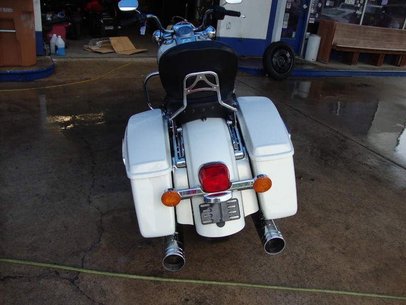 Harley-Davidson ROADKING Vehicle Full-screen Gallery Image 07