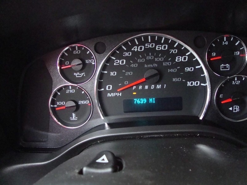 Chevrolet Express Cargo Van Vehicle Full-screen Gallery Image 04