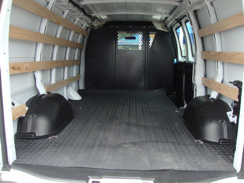 Chevrolet Express Cargo Van Vehicle Full-screen Gallery Image 07