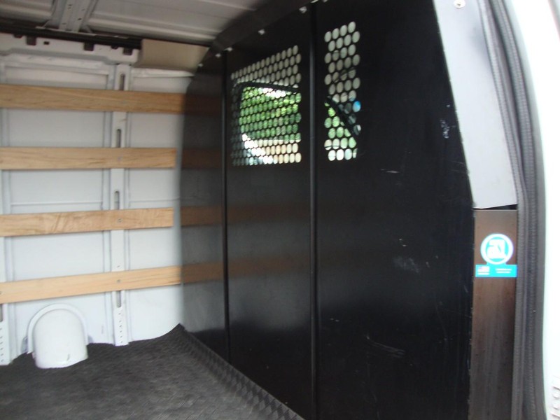 GMC Savana Cargo Van Vehicle Full-screen Gallery Image 10