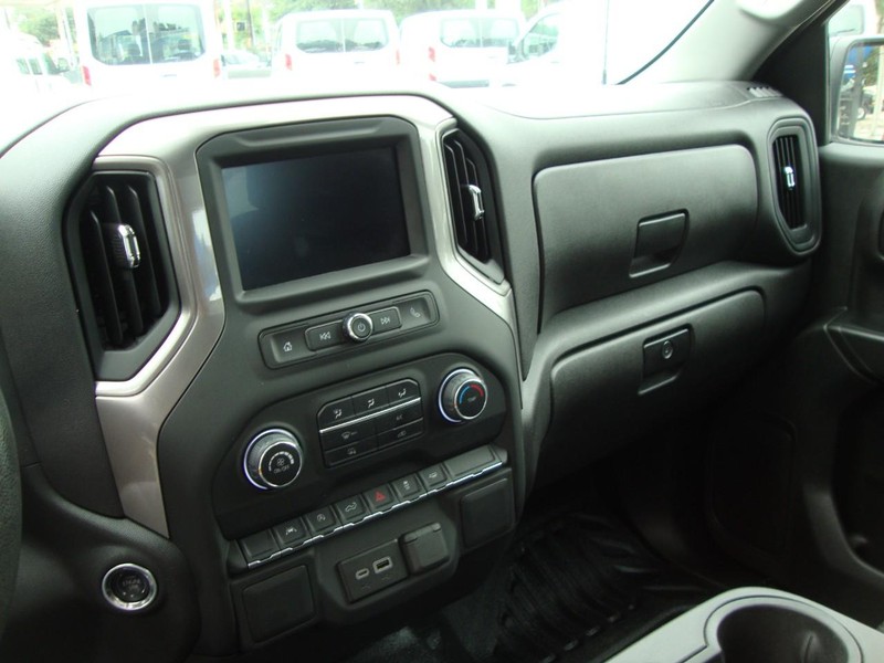 Chevrolet Silverado 1500 Vehicle Full-screen Gallery Image 04
