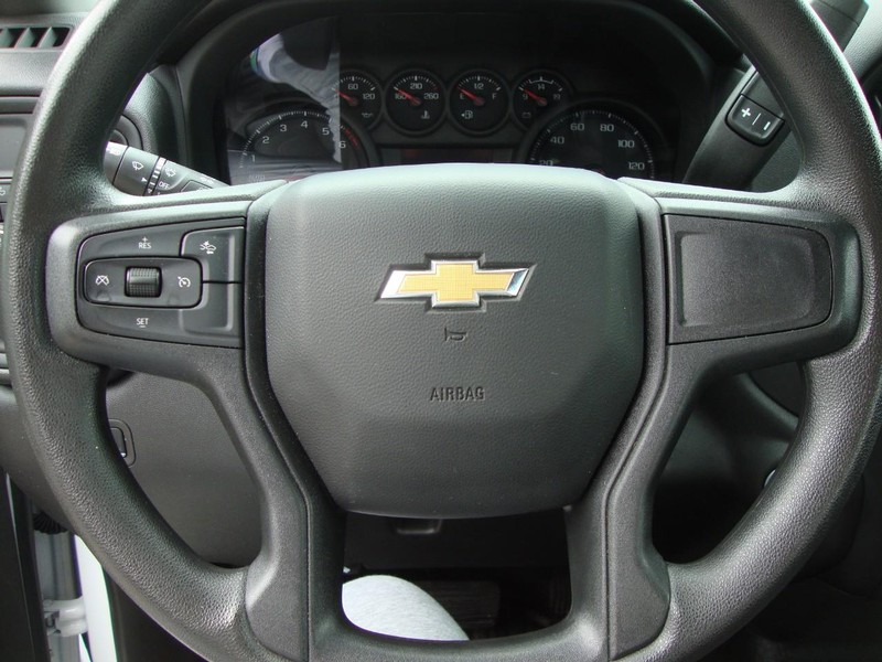 Chevrolet Silverado 1500 Vehicle Full-screen Gallery Image 05