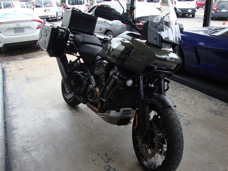 Harley-Davidson PAN AMERICA LIMITED Vehicle Full-screen Gallery Image 01