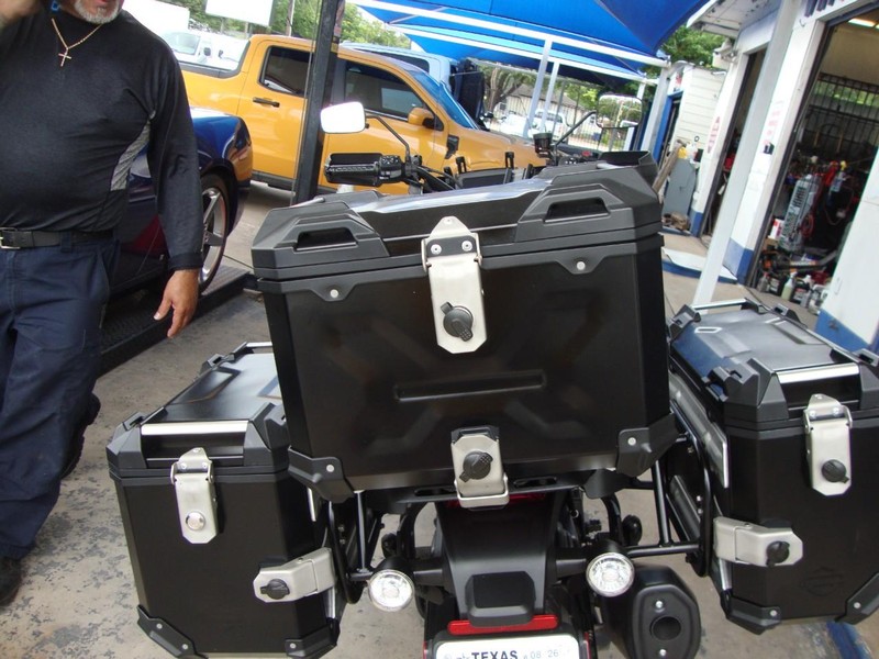 Harley-Davidson PAN AMERICA LIMITED Vehicle Full-screen Gallery Image 06