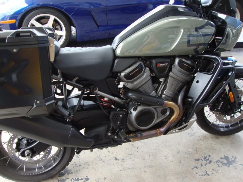 Harley-Davidson PAN AMERICA LIMITED Vehicle Full-screen Gallery Image 07