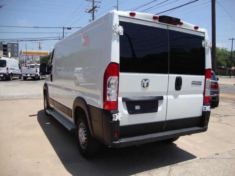 Ram ProMaster Cargo Van Vehicle Full-screen Gallery Image 06