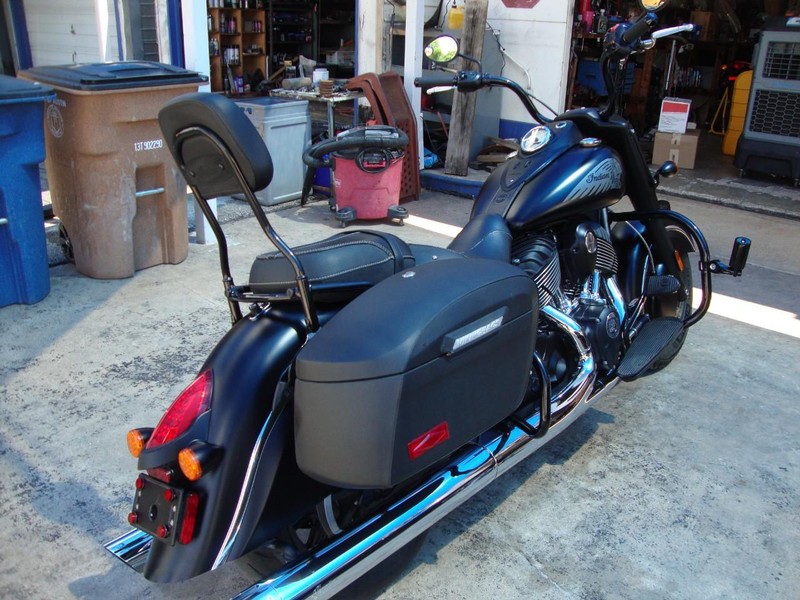 Indian CHIEF Vehicle Full-screen Gallery Image 07