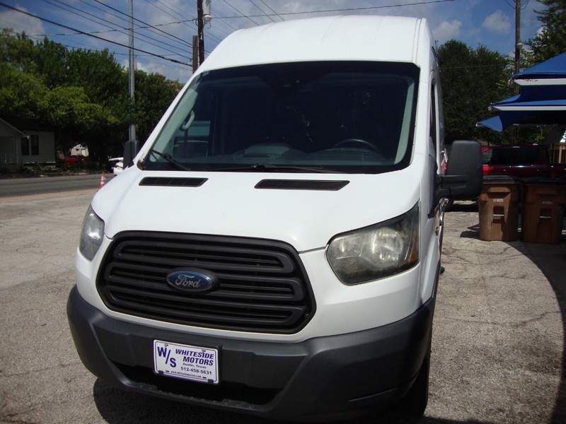 Ford Transit Van Vehicle Full-screen Gallery Image 02