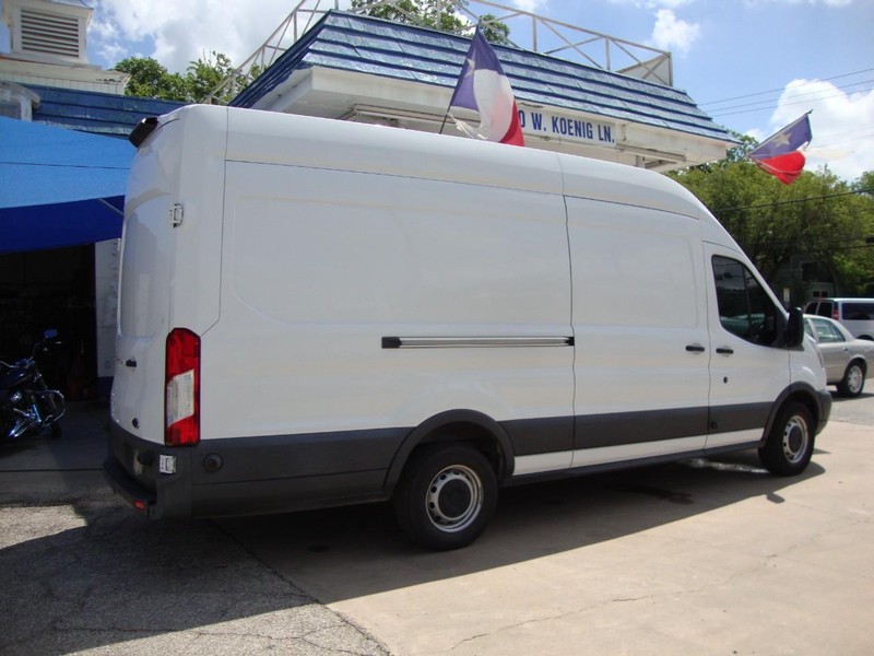 Ford Transit Van Vehicle Full-screen Gallery Image 03