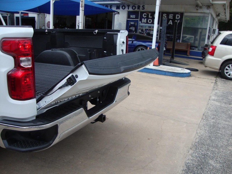 Chevrolet Silverado 1500 Vehicle Full-screen Gallery Image 08