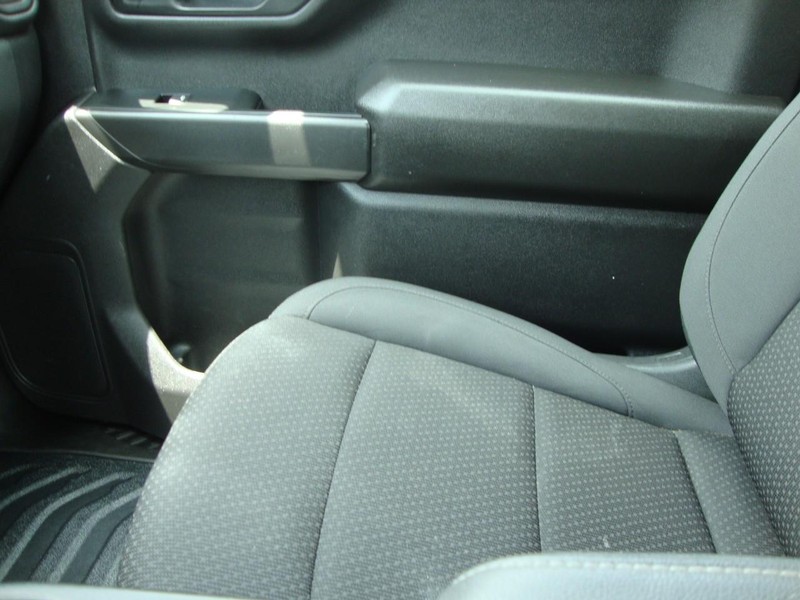 Chevrolet Silverado 1500 Vehicle Full-screen Gallery Image 13