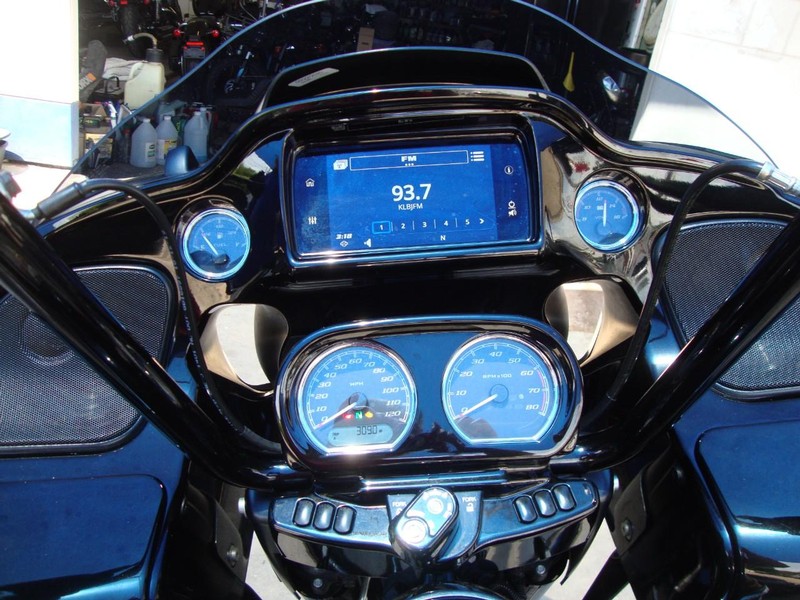 Harley-Davidson ROADGLIDE SPECIAL Vehicle Full-screen Gallery Image 11