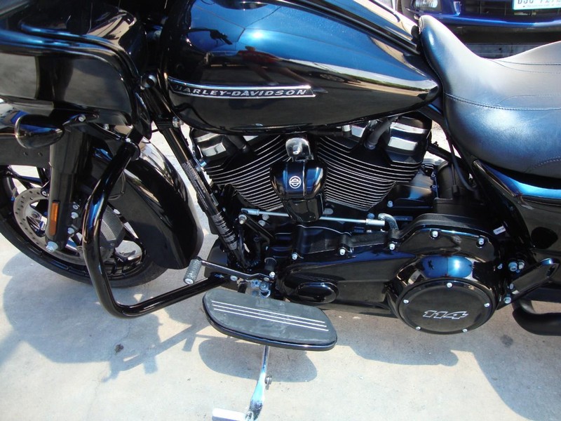 Harley-Davidson ROADGLIDE SPECIAL Vehicle Full-screen Gallery Image 12